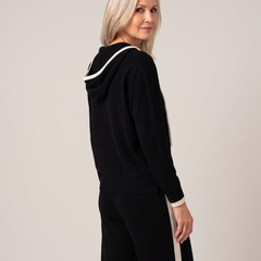 Style with Aura Petra-Delia 2