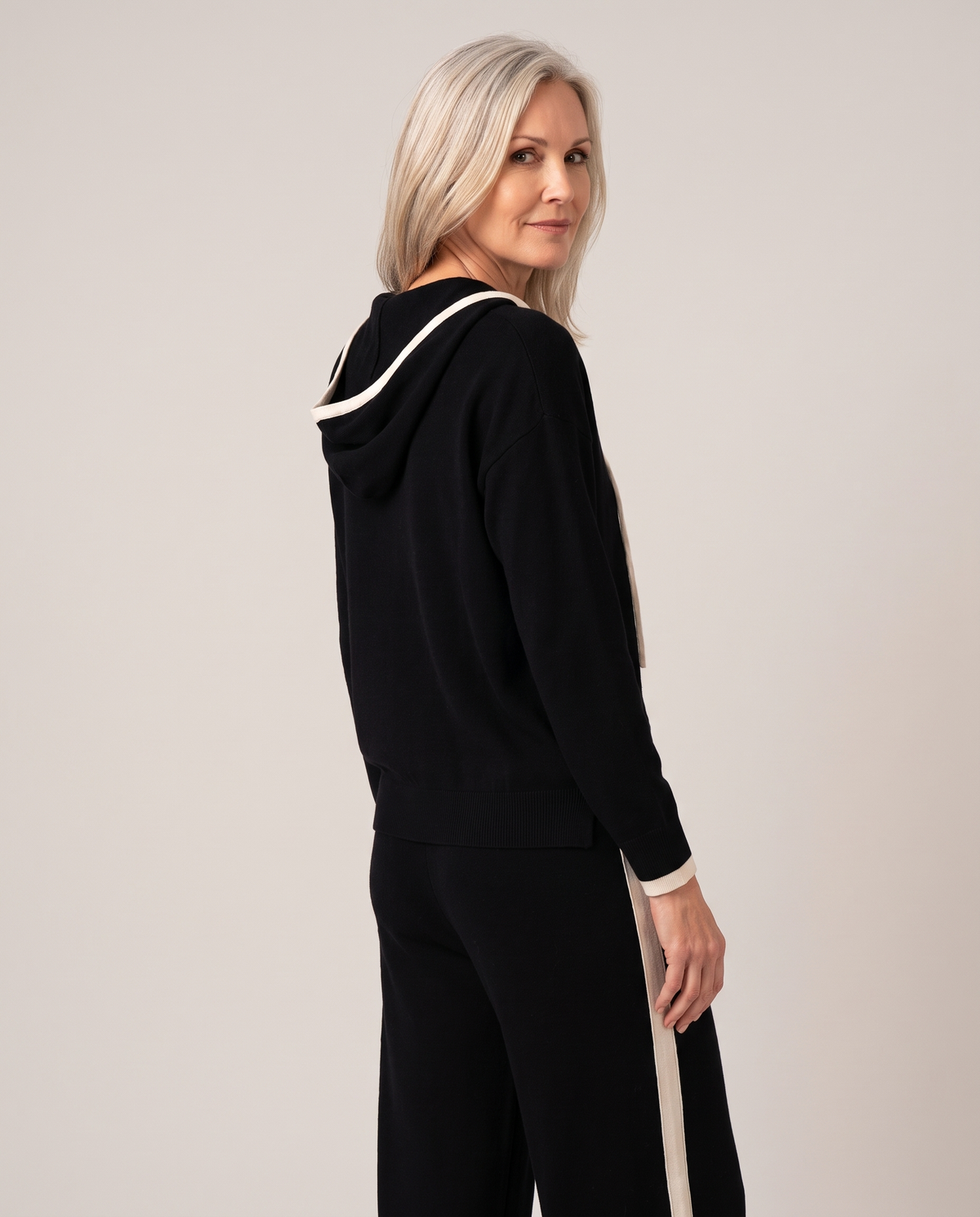 Style with Aura Petra-Delia 2