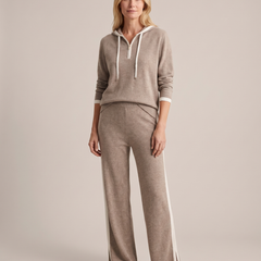 Style with Aura Petra-Delia Samtpurpur